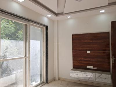 Bedroom Image of 900 Sq.ft 2 BHK Builder Floor for sale in Ramesh Nagar New Delhi for Rs. 13500000