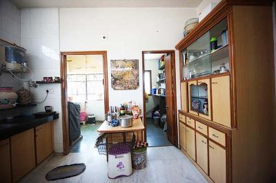 Kitchen Image of 2790 Sq.ft 4 BHK Apartment / Flat for sale in Navrangpura Ahmedabad for Rs. 18500000