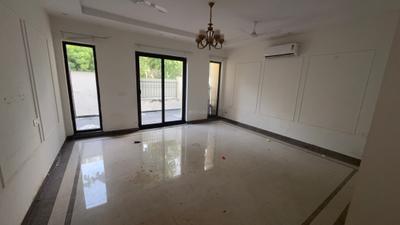 Jaypee Kingswood Oriental Living Room 1