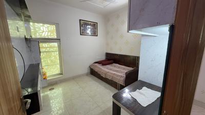 Bedroom Image of 1100 Sq.ft 3 BHK Apartment / Flat for rent in Gaurs Siddhartham, Siddharth Vihar Ghaziabad for Rs. 25000