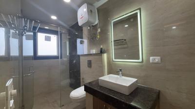 Bathroom Image of 1000 Sq.ft 1 BHK Builder Floor for rent in Sushant Lok Phase 1 Gurgaon for Rs. 65000