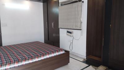 Bedroom Image of 800 Sq.ft 1 BHK Builder Floor for rent in Safdarjung Enclave New Delhi for Rs. 45000