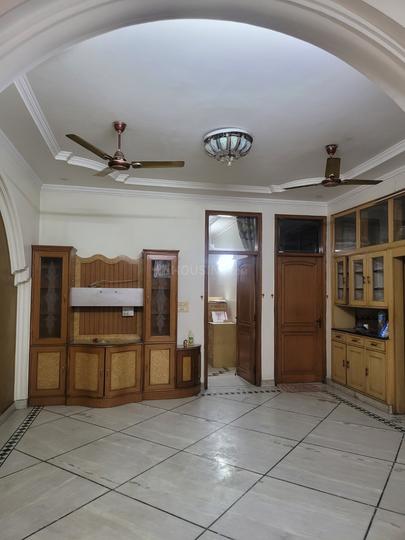 Hudson Lane, GTB Nagar Property Details Video 1