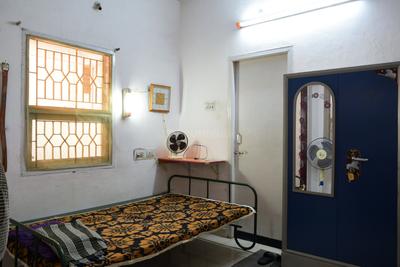 Bedroom Image of Single room for single person  in Saligramam, Chennai