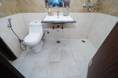 Bathroom Image of 1290 Sq.ft 2.5 BHK Apartment / Flat for rent in Apex Athena, Sector 75 Noida for Rs. 34000