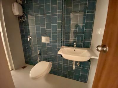 Bathroom Image of 800 Sq.ft 2 BHK Apartment / Flat for sale in Lodha Amara, Kolshet Thane for Rs. 10200000