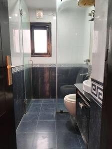 Common Bathroom Image of 4500 Sq.ft 8 BHK Apartment / Flat for rent in Hill View Apartments, Vasant Vihar New Delhi for Rs. 325000