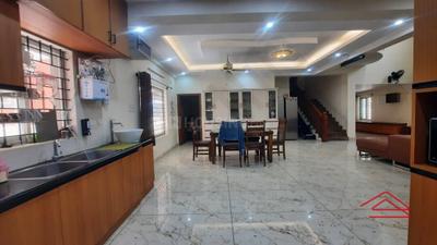 Kitchen Image of 5000 Sq.ft 7 BHK Independent House for sale in  Sarjapur Railway Mens Cghs Layout, Kaikondrahalli Bengaluru for Rs. 49500000