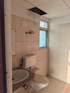 Bathroom Image of 1300 Sq.ft 3 BHK Apartment / Flat for rent in Ajnara Integrity, Raj Nagar Extension Ghaziabad for Rs. 22000