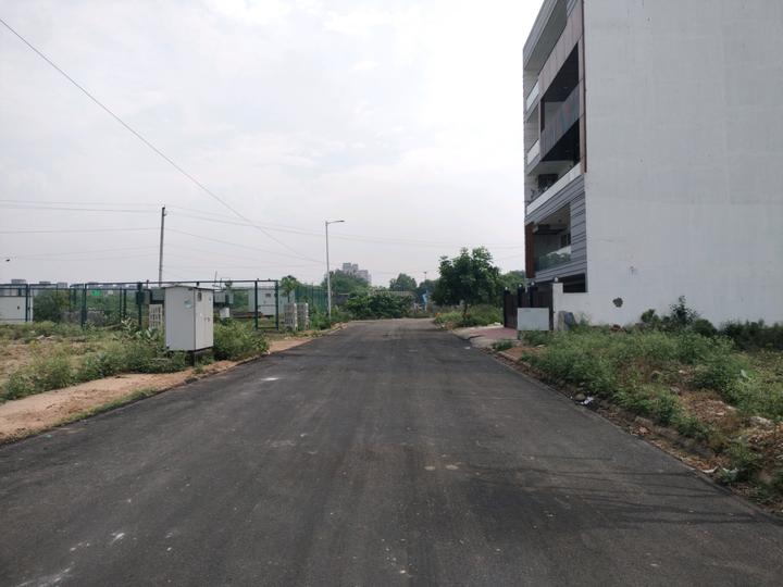 Sector 76 Main Image 1