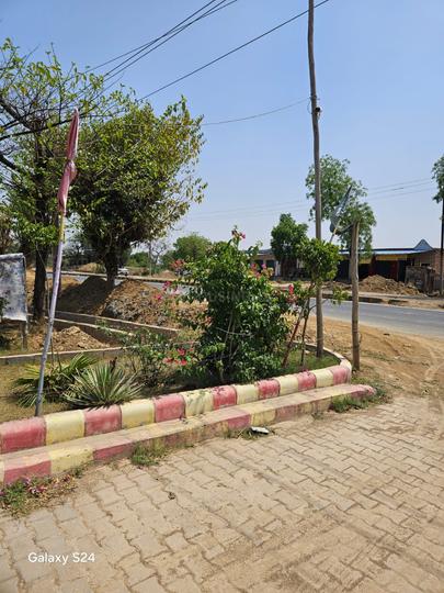 Goverdhan Lok Main Image 1