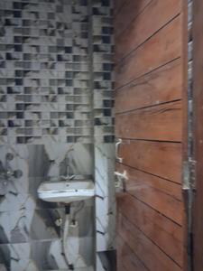 Common Bathroom Image of 900 Sq.ft 2 BHK Apartment / Flat for sale in JMD Vinayak Heights, Sector 74 Noida for Rs. 4000000