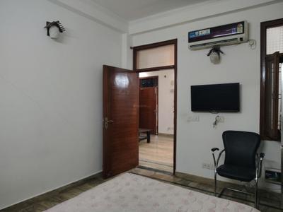 Bedroom Image of 1000 Sq.ft 2 BHK Builder Floor for rent in Chhattarpur New Delhi for Rs. 27000