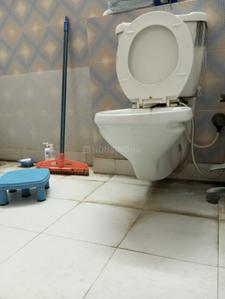 Bathroom Image of 1620 Sq.ft 2 BHK Apartment / Flat for sale in Varun Enclave, Sector 28 Noida for Rs. 26500000