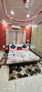 Bedroom Image of 12000 Sq.ft 12 BHK Independent House for sale in Gomti Nagar Lucknow for Rs. 105000000