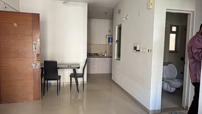 Living Room Image of 1080 Sq.ft 2 BHK Apartment / Flat for rent in Adani The Meadows, Shantigram Ahmedabad for Rs. 32000