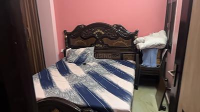 Bedroom Image of 900 Sq.ft 3 BHK Apartment / Flat for sale in Krishna Nagar New Delhi for Rs. 6500000