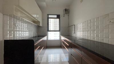 Kitchen Image of 650 Sq.ft 2 BHK Apartment / Flat for rent in Kalpataru Immensa, Thane West Thane for Rs. 42000