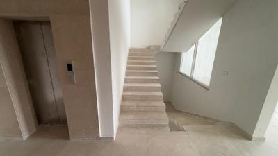 Staircase Image of 10068 Sq.ft 6 BHK Villa for sale in Godrej Crest, Jaypee Greens Greater Noida for Rs. 260000000