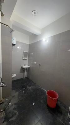 Bathroom Image of 750 Sq.ft 1 BHK Apartment / Flat for rent in Sector 39 Gurgaon for Rs. 25800