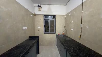 Kitchen Image of 950 Sq.ft 2.5 BHK Apartment / Flat for rent in Malad West Mumbai for Rs. 55000