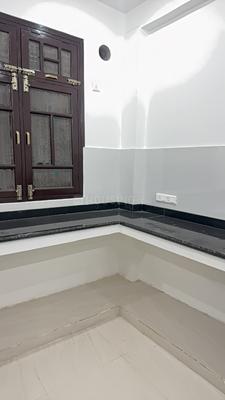 Kitchen Image of 500 Sq.ft 2 BHK Builder Floor for rent in Roberts Lines Lucknow for Rs. 15000