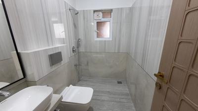 Image of 1050 Sq.ft 2 BHK Apartment / Flat for rent in Malad West, Mumbai for Rs. 80000