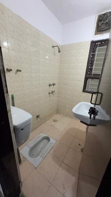 Image of 1800 Sq.ft 3 BHK Apartment / Flat for rent in Sector 10A, Gurgaon for Rs. 37000