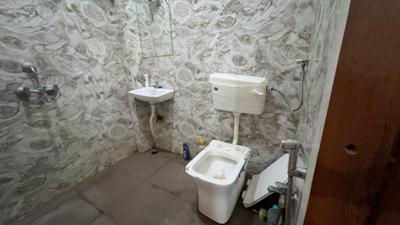 Bathroom Image of 220 Sq.ft 1 RK Independent House for rent in Mahalakshmi Nagar Indore for Rs. 13500