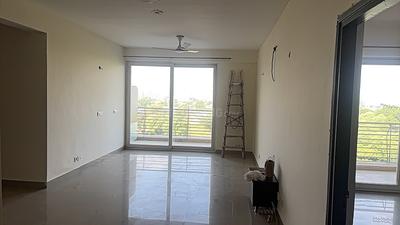 Living Room Image of 2400 Sq.ft 4 BHK Apartment / Flat for sale in Tulip Ivory, Sector 70 Gurgaon for Rs. 29000000