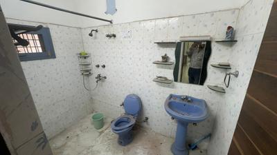 Image of 1400 Sq.ft 3 BHK Apartment / Flat for sale in GH 14 DDA MIG, Paschim Vihar, New Delhi for Rs. 12500000