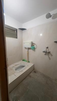 Bathroom Image of 1500 Sq.ft 1 BHK Apartment / Flat for rent in Scheme 94 Indore for Rs. 12000