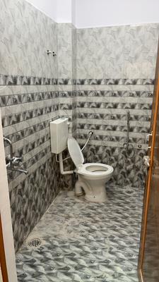 Image of 1000 Sq.ft 3 BHK Builder Floor for rent in Saadatganj, Lucknow for Rs. 15000