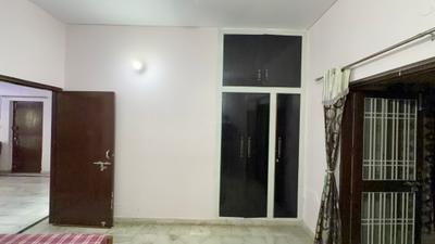 Bedroom Image of 1250 Sq.ft 2.5 BHK Builder Floor for rent in Sikandra Agra for Rs. 17000