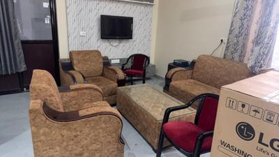 Living Room Image of 1850 Sq.ft 2 BHK Builder Floor for rent in Indira Nagar Lucknow for Rs. 24500