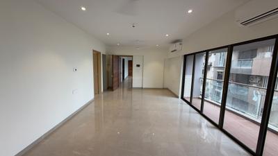 Living Room Image of 1300 Sq.ft 3 BHK Apartment / Flat for sale in Khar West Mumbai for Rs. 70000000