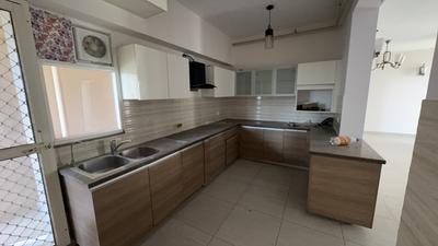 Kitchen Image of 2070 Sq.ft 3 BHK Apartment / Flat for rent in ABA Cleo County, Sector 121 Noida for Rs. 75000