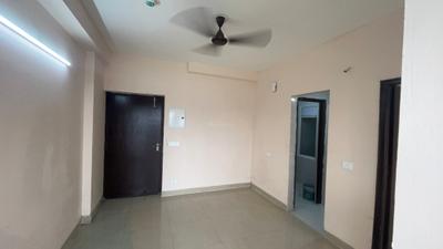 Living Room Image of 600 Sq.ft 1 BHK Apartment / Flat for rent in Amrapali Dream Valley 2, Noida Extension Greater Noida for Rs. 16000