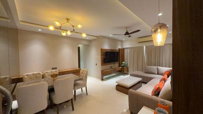 Living Room Image of 850 Sq.ft 2 BHK Apartment / Flat for rent in Khar West Mumbai for Rs. 240000