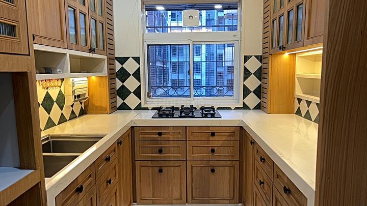 Avvad Shubham Aura Main Image 1