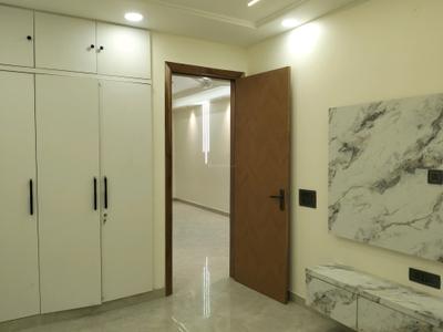 Bedroom Image of 800 Sq.ft 2 BHK Builder Floor for sale in Shalimar Bagh New Delhi for Rs. 14000000