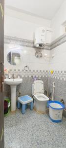 Bathroom Image of 950 Sq.ft 2 BHK Apartment / Flat for sale in ABCZ East Sapphire, Sector 45 Noida for Rs. 5000000