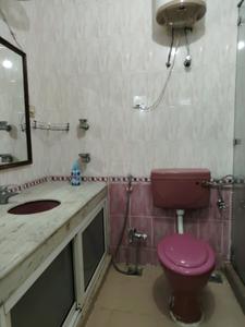 Bedroom One Image of 2160 Sq.ft 3 BHK Apartment / Flat for rent in Sector 40 Gurgaon for Rs. 60000