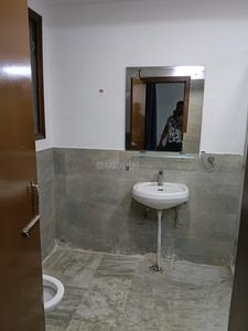 Bathroom Image of 2500 Sq.ft 6 BHK Apartment / Flat for rent in Chandralok Lucknow for Rs. 60000