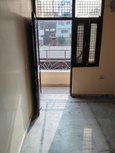 Bedroom Image of 800 Sq.ft 2 BHK Builder Floor for rent in Preet Vihar New Delhi for Rs. 15000