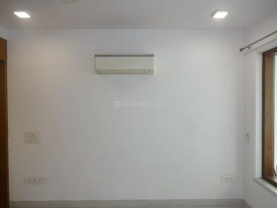 Bedroom Image of 4000 Sq.ft 4 BHK Builder Floor for rent in Maharani Bagh New Delhi for Rs. 350000