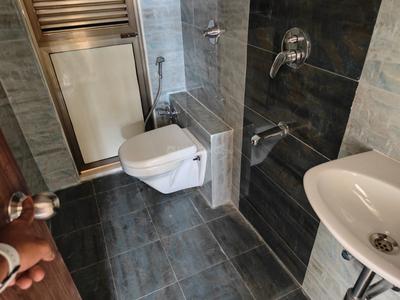 Bathroom Image of 1025 Sq.ft 2 BHK Apartment / Flat for rent in Vishesh Balaji Symphony, Panvel Navi Mumbai for Rs. 25000