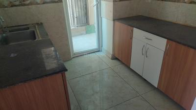 Kitchen Image of 1185 Sq.ft 3 BHK Apartment / Flat for rent in Gaurs Siddhartham, Siddharth Vihar Ghaziabad for Rs. 20000