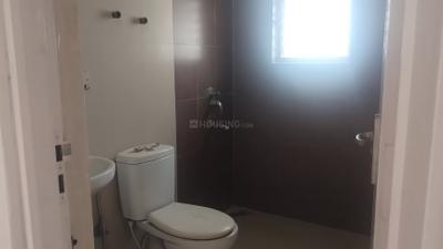 Siddha Pine Woods Bathroom Two 4