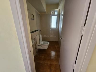 Bathroom Image of 1640 Sq.ft 3 BHK Apartment / Flat for sale in Jaypee Kensington Park Apartments, Sector 133 Noida for Rs. 15000000